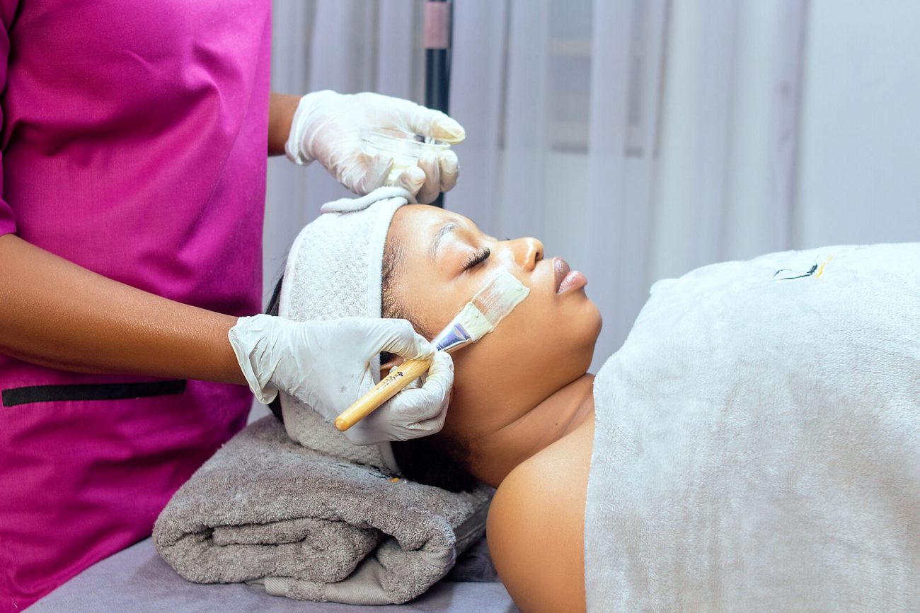 Facial treatment at Lizaffair